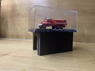 1:72 model stand for 2nd row