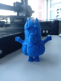 Figurine Bluey déguisée en citrouille — photo 3
