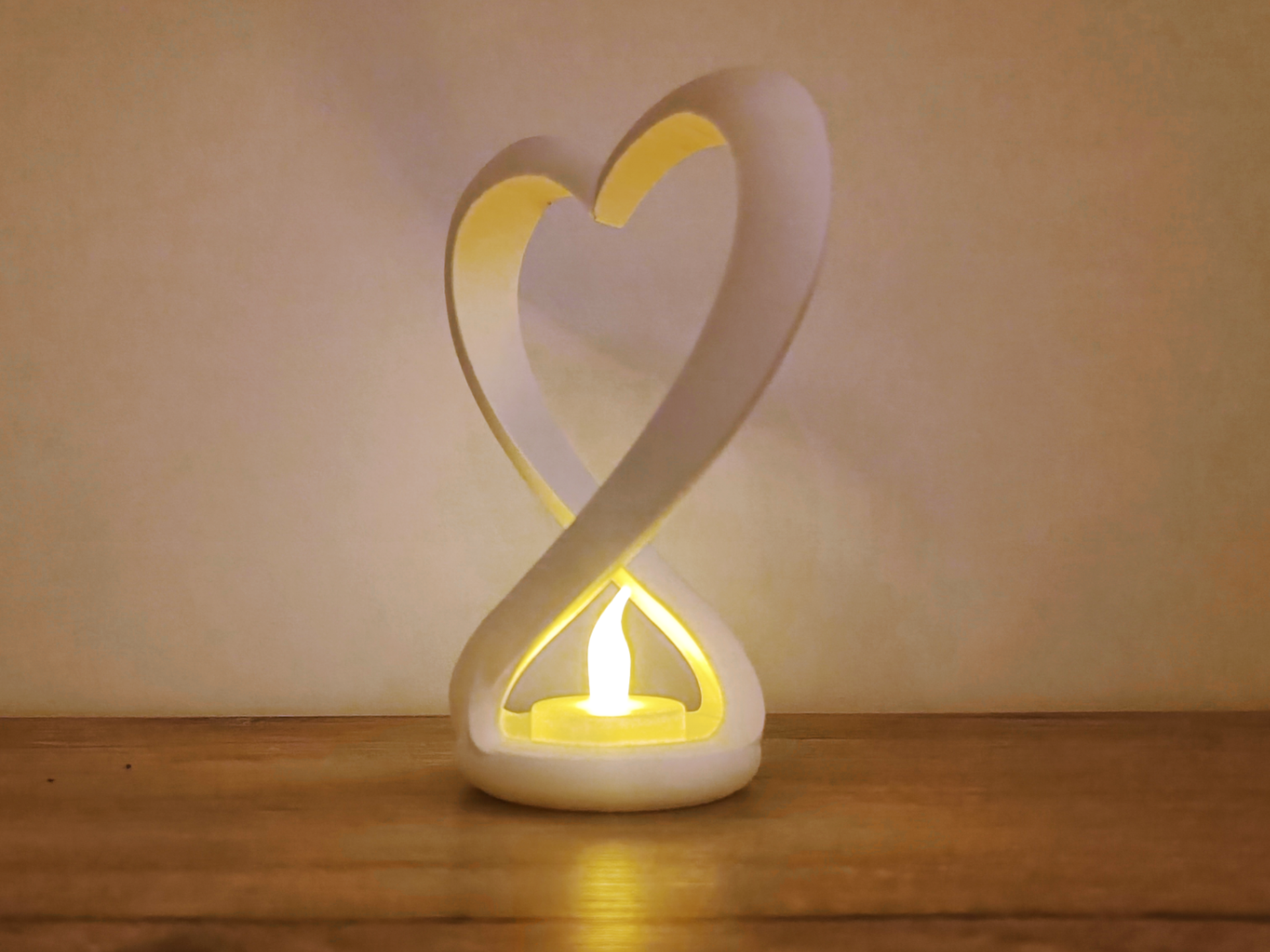 Infinity Heart – Shifting Silhouette Decor