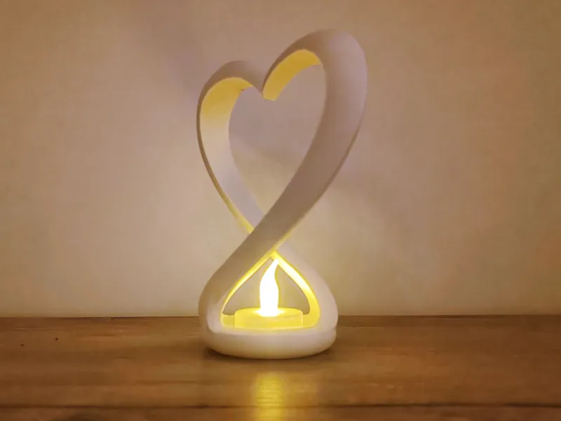 Infinity Heart – Shifting Silhouette Decor
