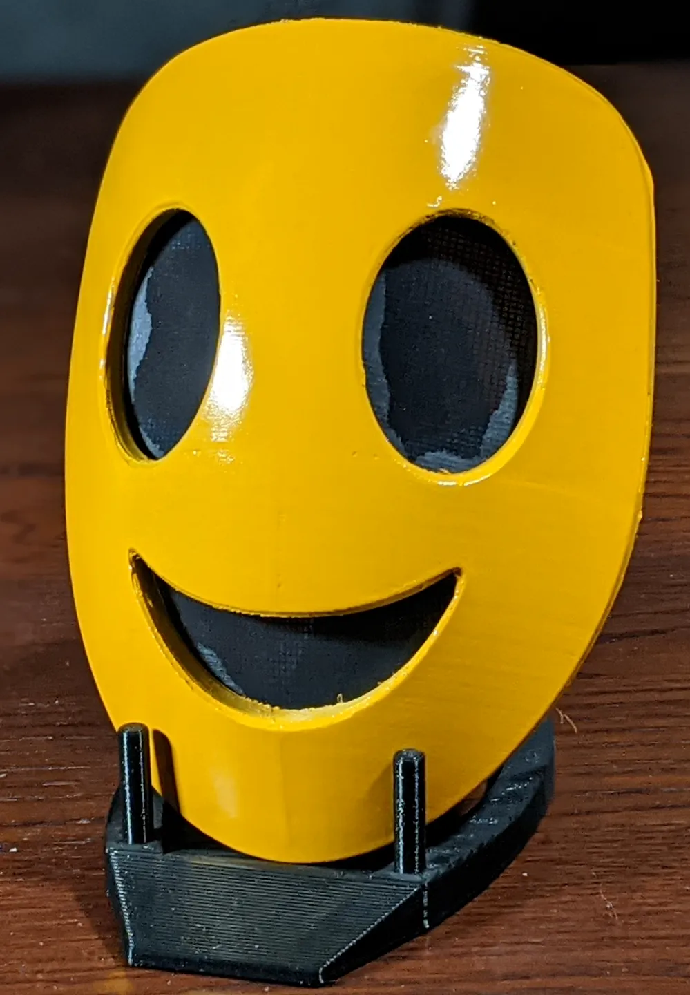 Masque souriant (High-Rise Invasion)