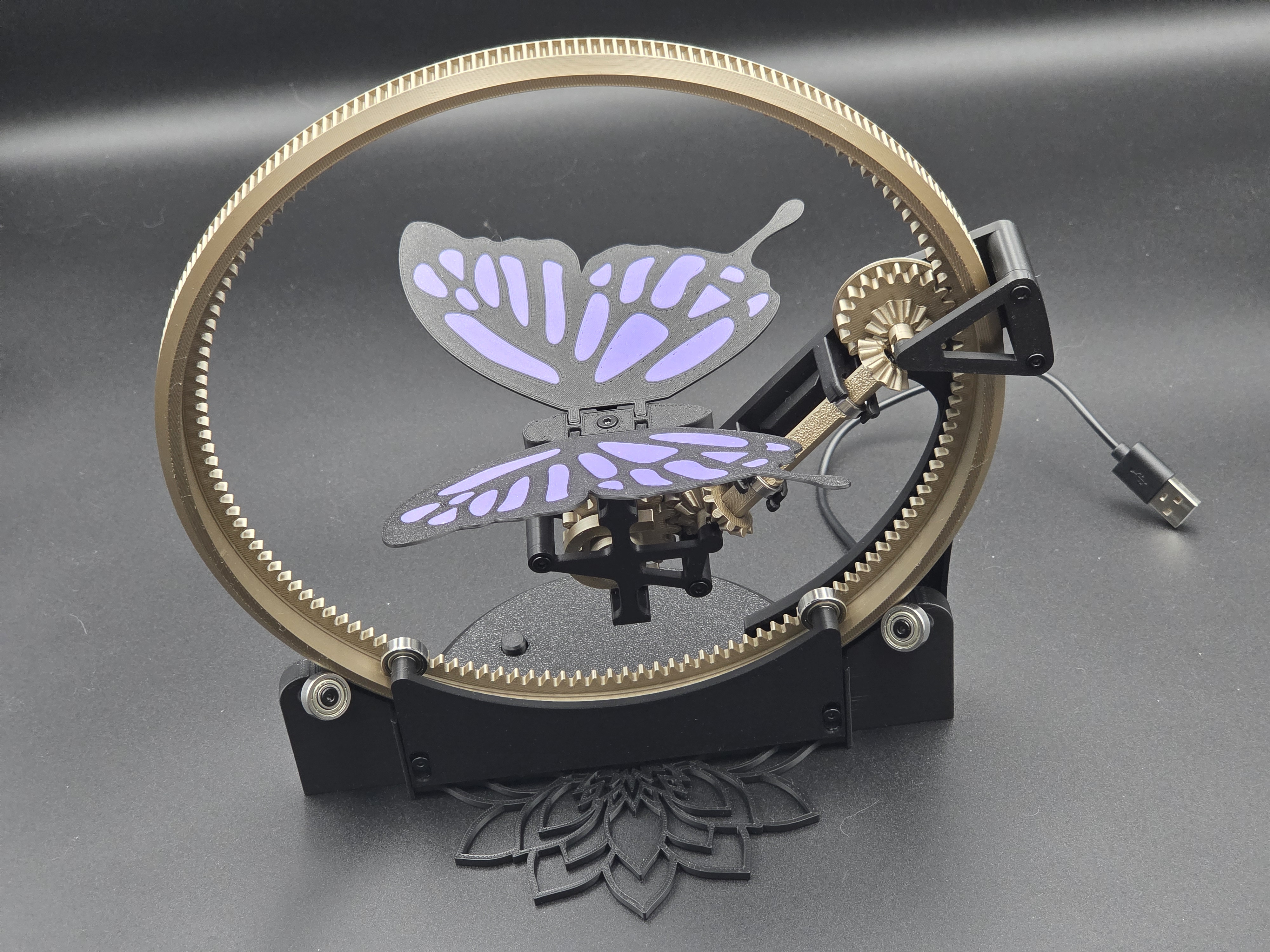 Miniatura 1 do modelo 3D USB Motorized Butterfly Figurine