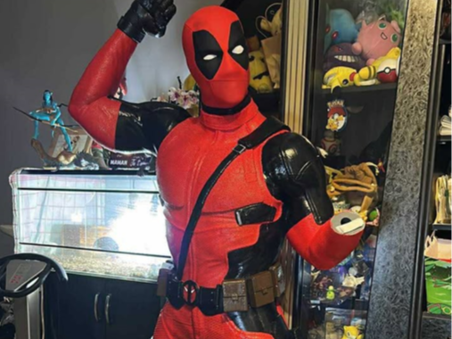 Life-Size Deadpool Infinity Gauntlet Part 2 