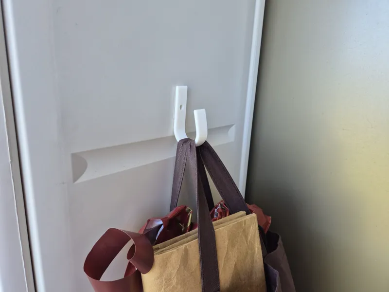 Simple hanger for bags