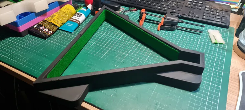 Snooker triangle, ball, roller