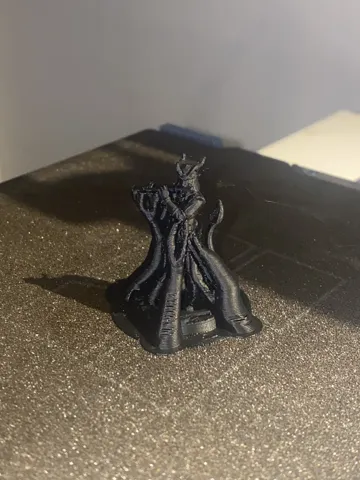 Figura decorativa: Malachai - Tiefling Bardo V2 migliorato — vista de referencia 5