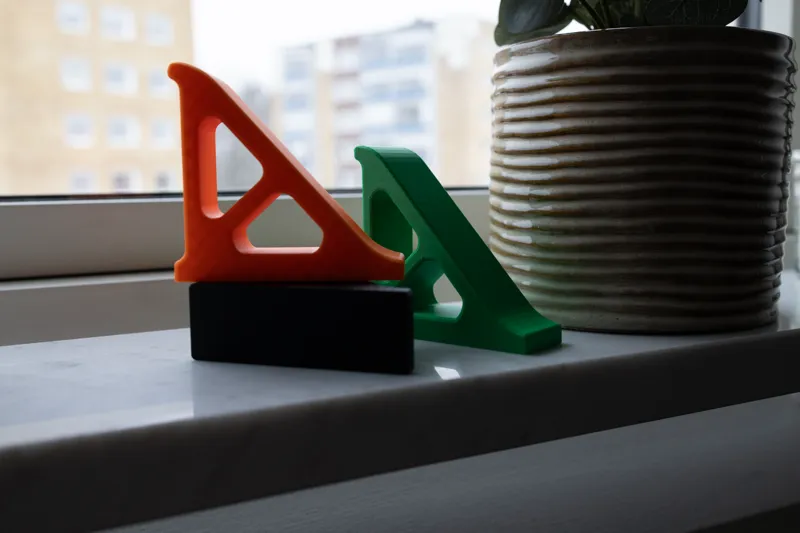 Heavy duty wall hangers 