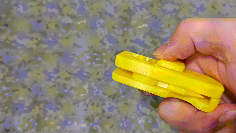 Miniatura 2 do modelo 3D 侧跳折刀-无金属件