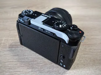 Fujifilm X-M5 thumbgrip + button