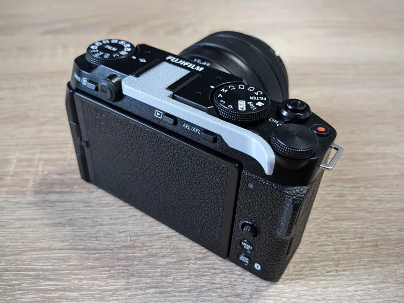 Fujifilm X-M5 thumbgrip + button