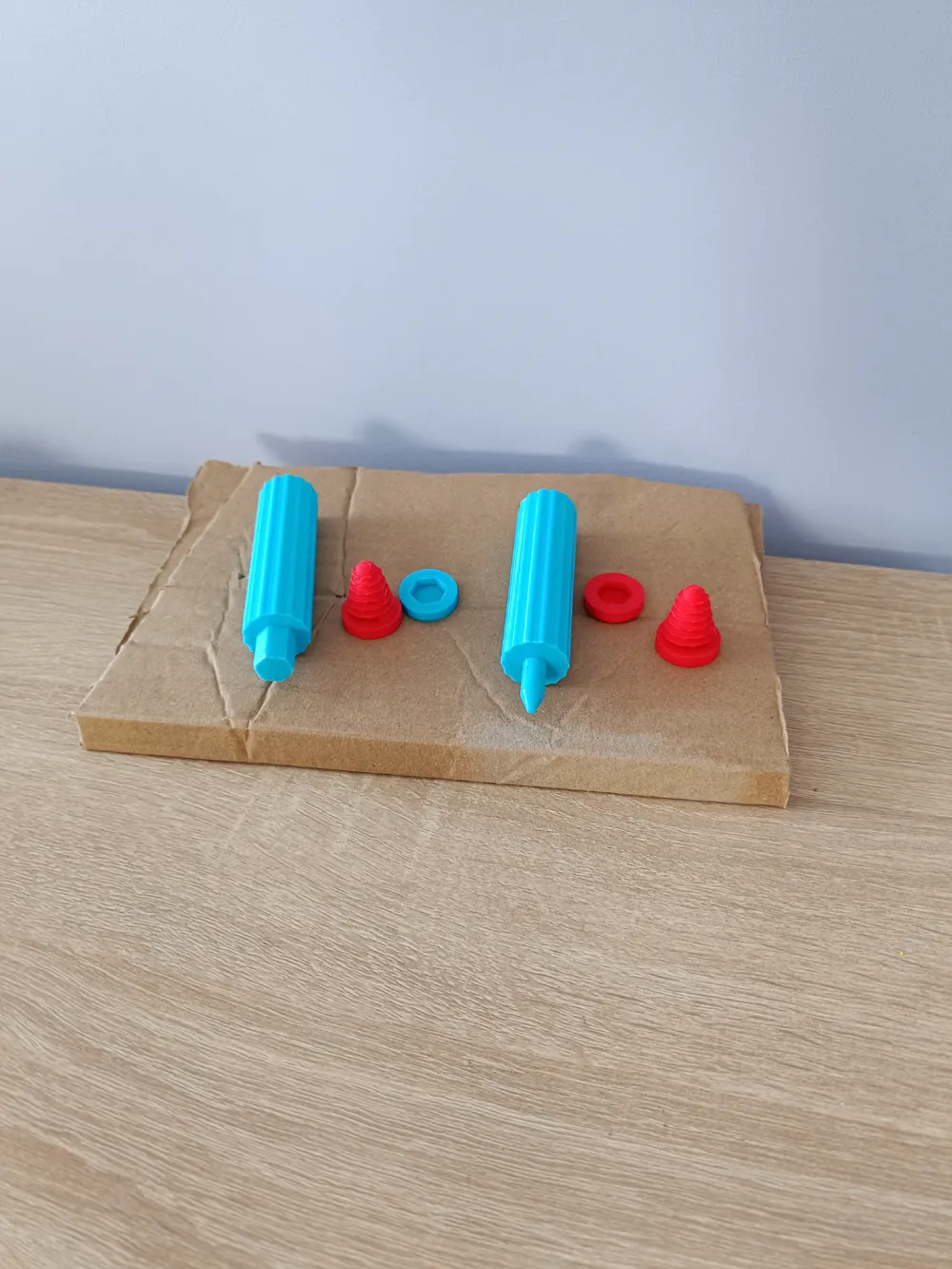 Cardboard screw connection by Pyciu - MakerWorld