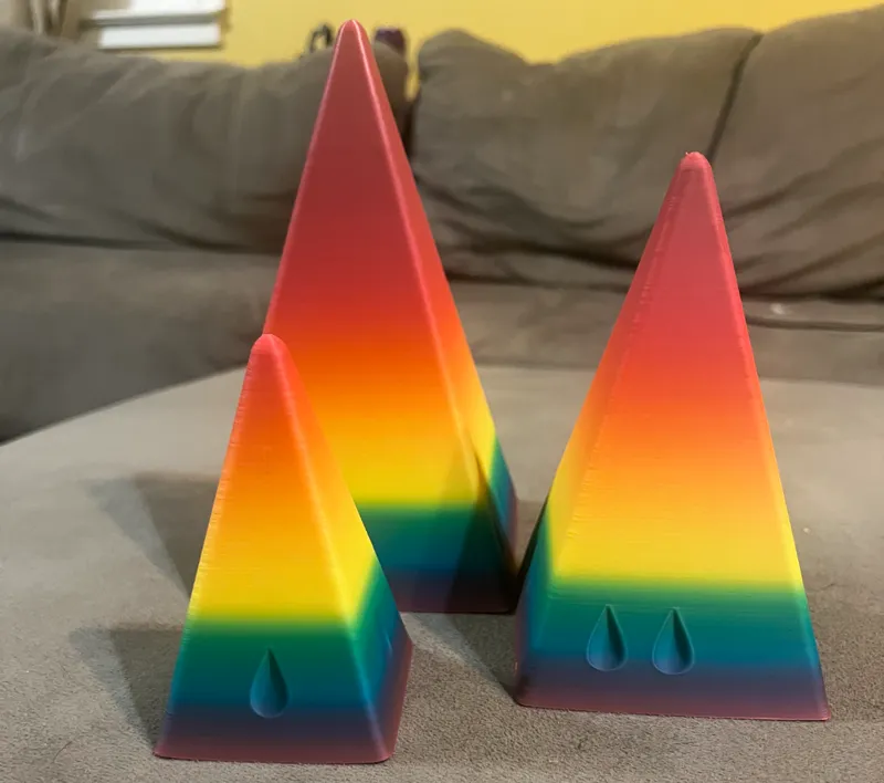 Looney Pyramids Beach Edition