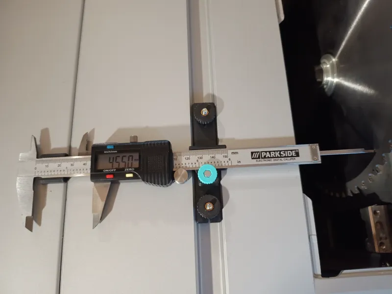 Table saw blade alignment with calipers