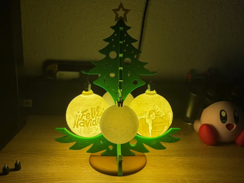 Árbol de Navidad para 4 bolas