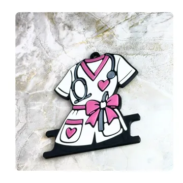 Accesorio para sujetar ligas de cabello: Nurse scrubs hair tie keychain — vista de referencia 5