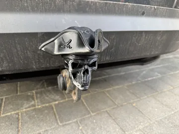 Adorno temático: Booty Pirate Skull Tow Hitch Cover — vista de referencia 3