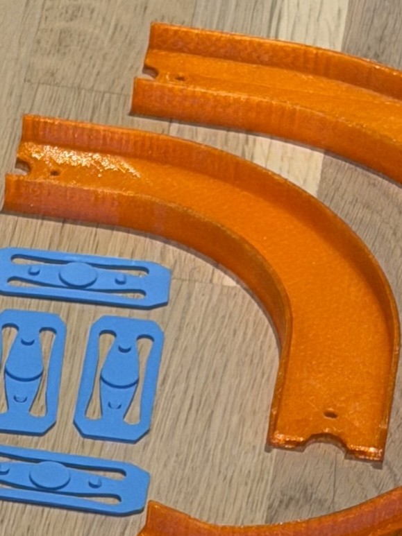 Miniatura 1 do modelo 3D Modular Racing Track Set - 1:64 Scale Cars