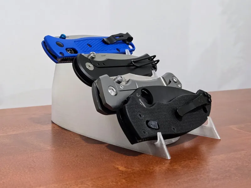 Minimalist Pocket Knife Display Stand