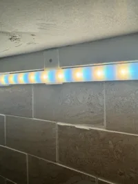 Clips de fixation pour ruban lumineux sous meuble — photo 1