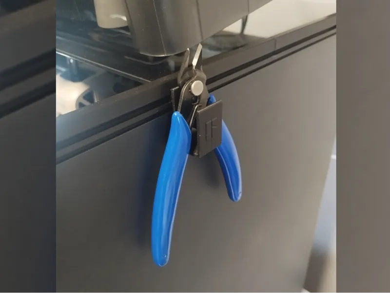 Pliers holder (for riser)