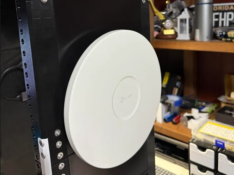 TPlink Omada EAP670 mounting panel - KWS rack
