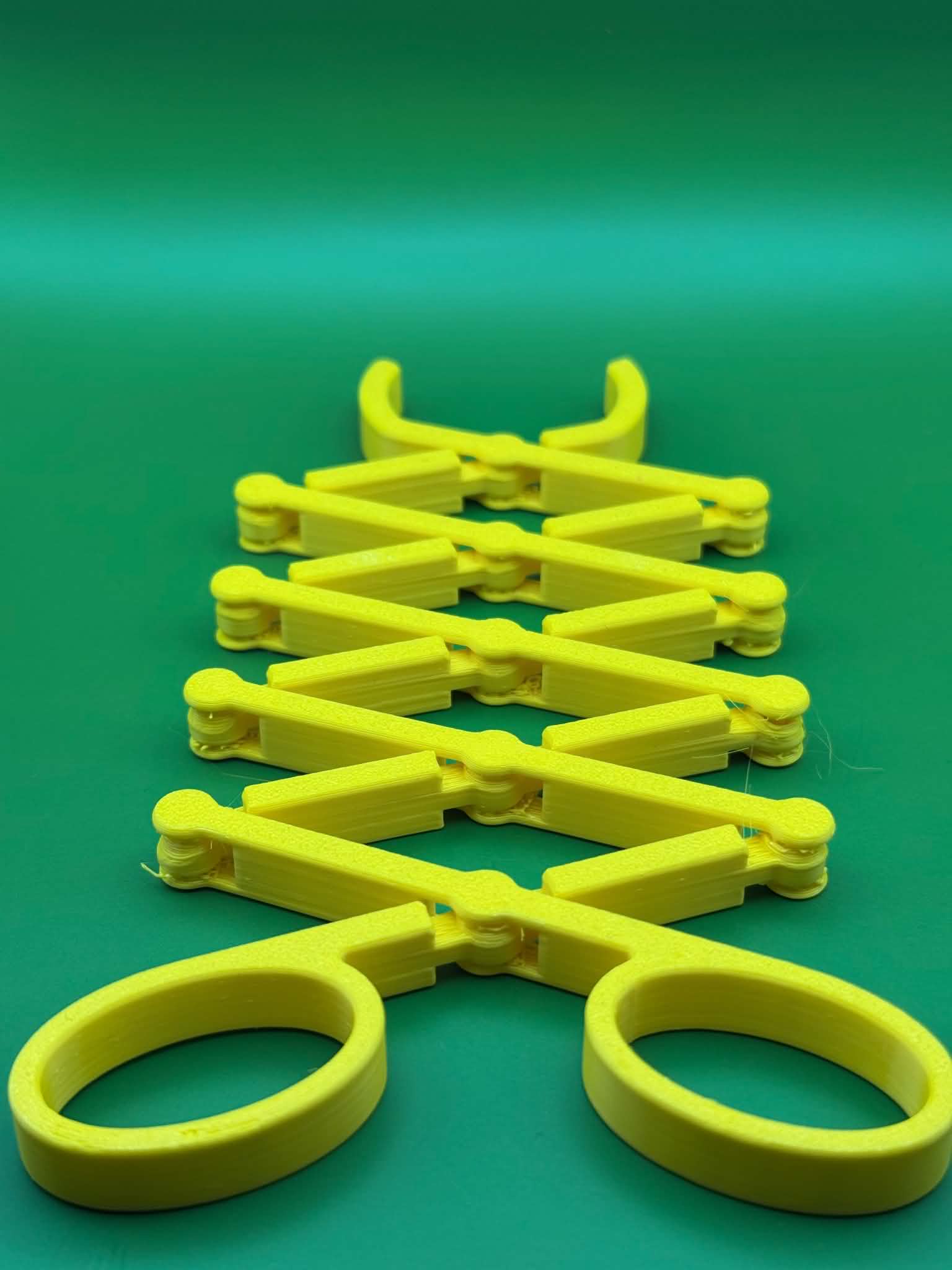 Miniatura 2 do modelo 3D Extendable Mechanical Claw