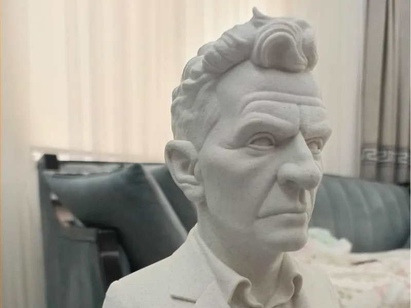 Ludwig Wittgenstein 24cm Model