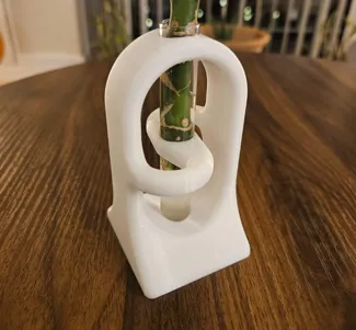Small plant propagator