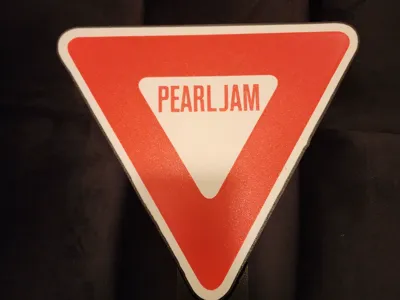 pearl jam yield album lightbox