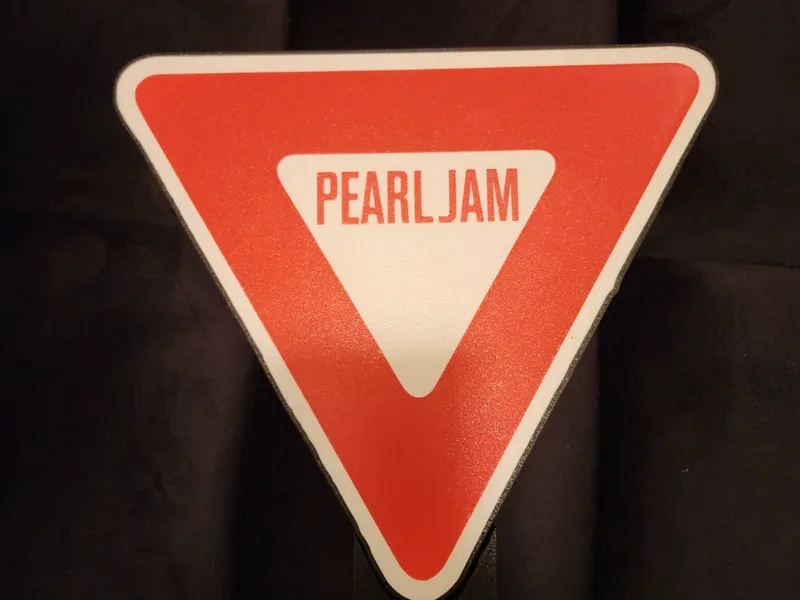 pearl jam yield album lightbox