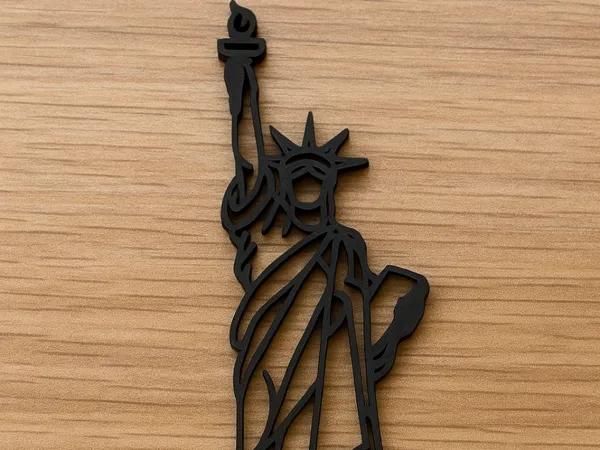 Statue de la Liberté en déco murale low poly