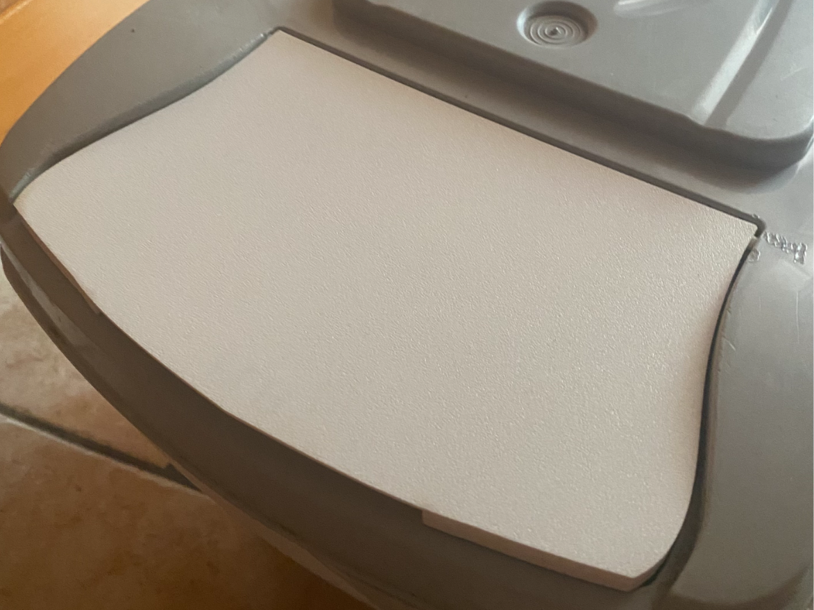Lid for stackable bin