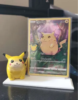 Pokémon Fig w/ Card holder