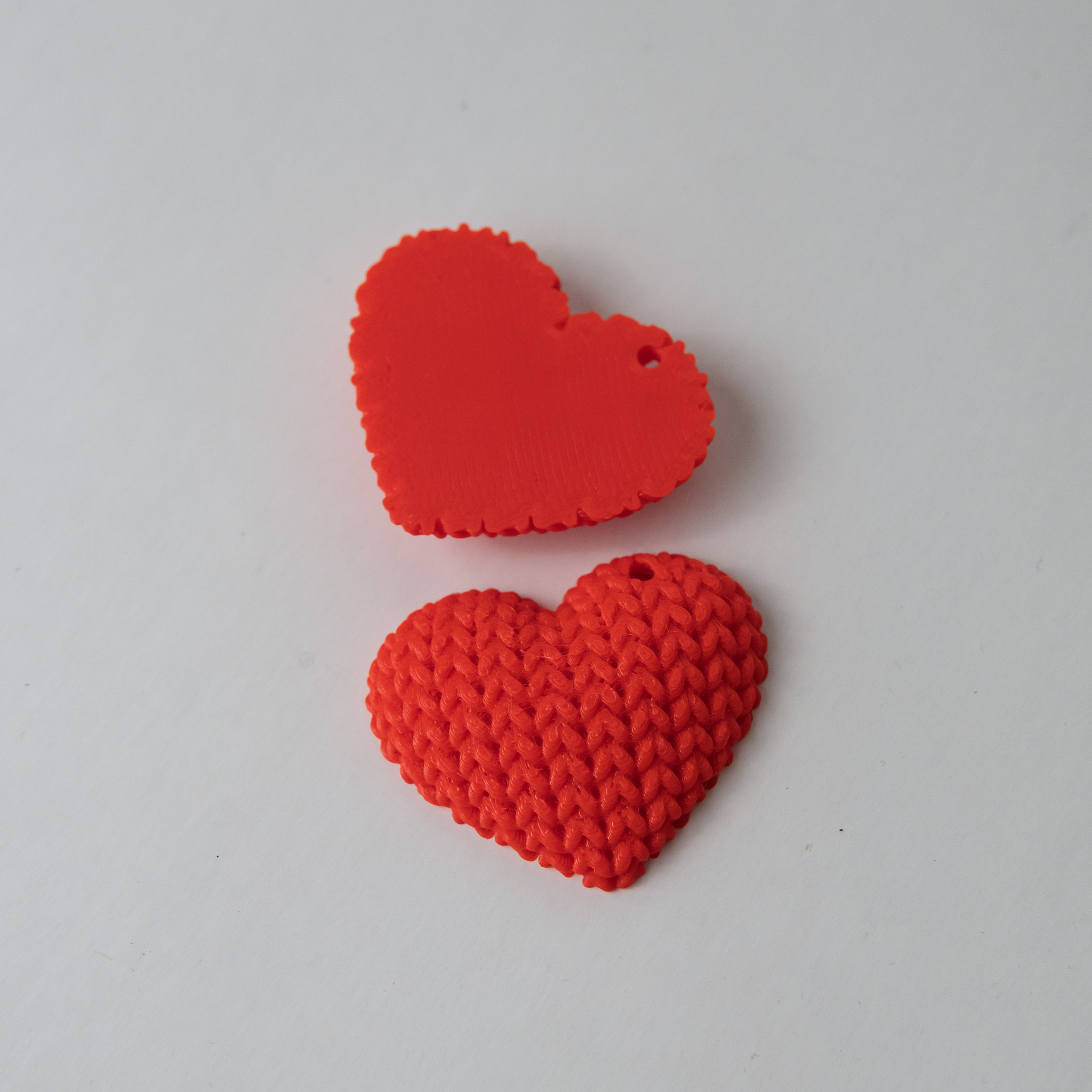 Miniatura 3 do modelo 3D Split Knit Heart Pendant