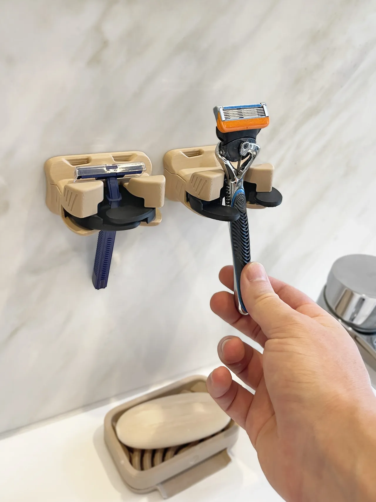 Mechanical Razor / Shaver Holder - Fidget view 2