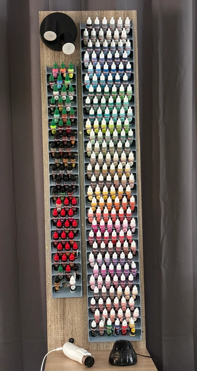 Paint Rack für eine Wandmontage