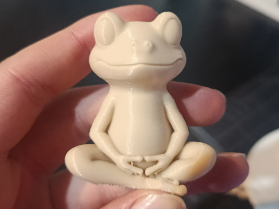 Cute Sitting Frog – Adorable Desk Buddy EASY PRINT