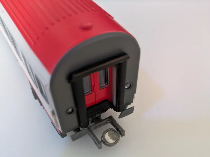 Magnetic NEM couplings