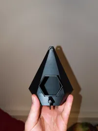 Nichoir hexagonal suspendu avec perchoir et auvent — photo 2