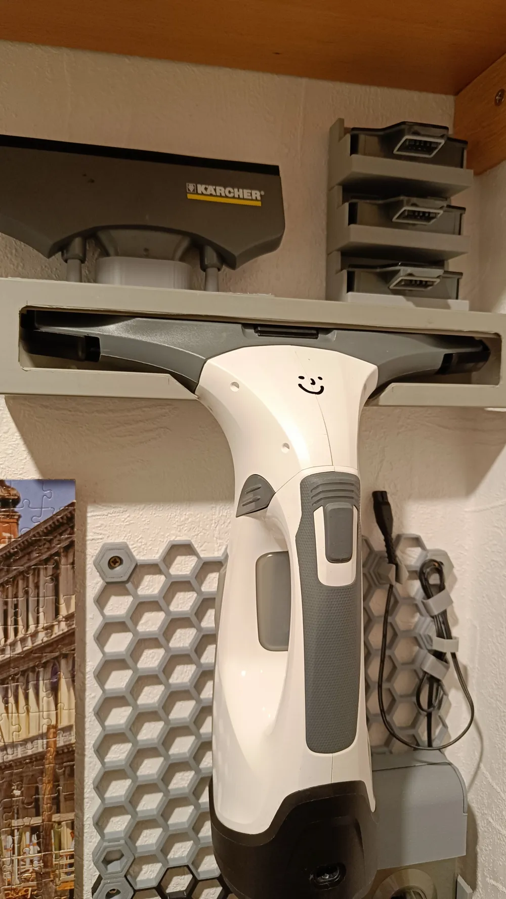 Manni Maker Battery Storage Kärcher Window Vac by matra-manni MakerWorld: Download ...