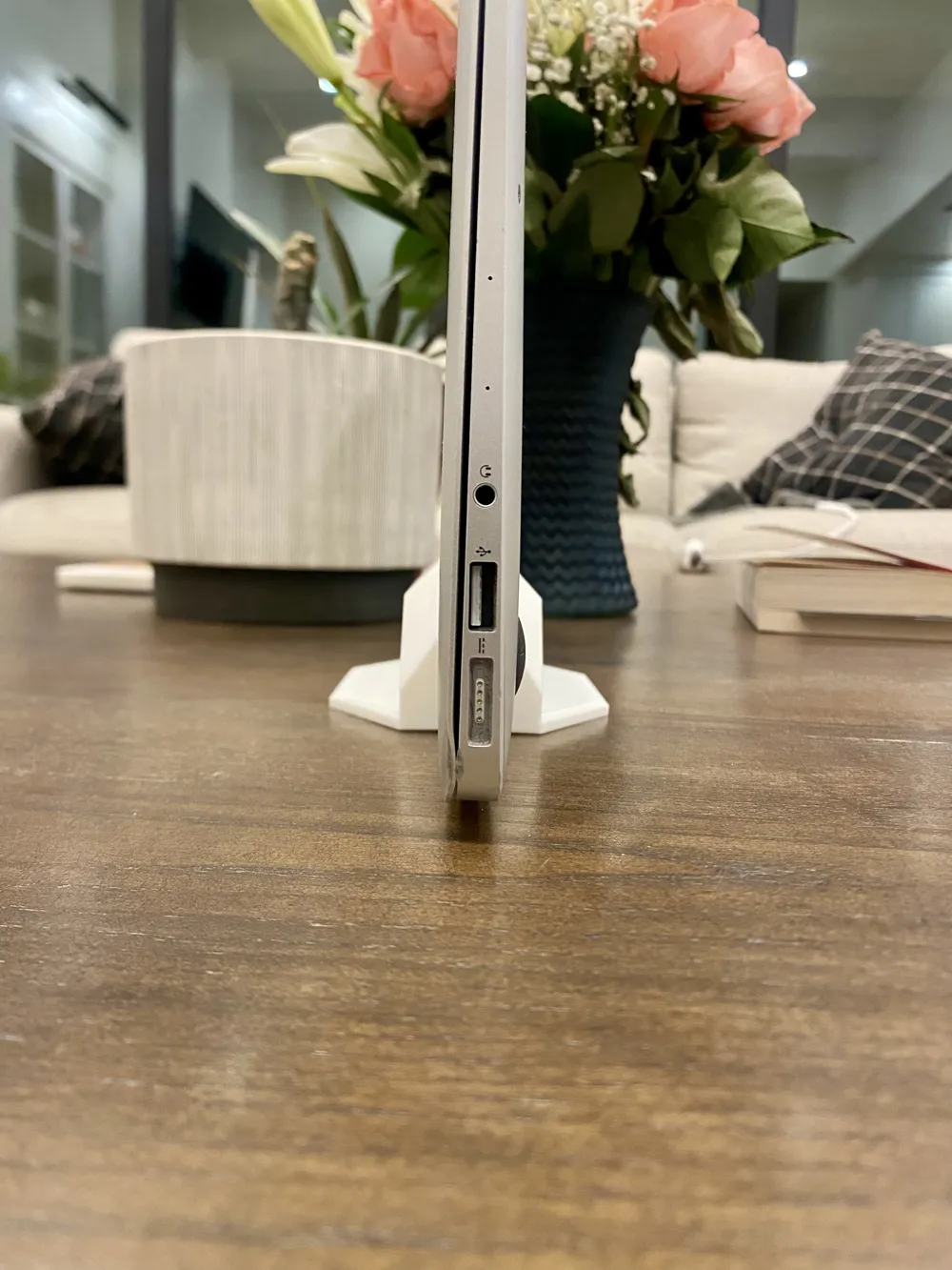 O Vert - um suporte vertical para laptop - Modelo gratuito para ...