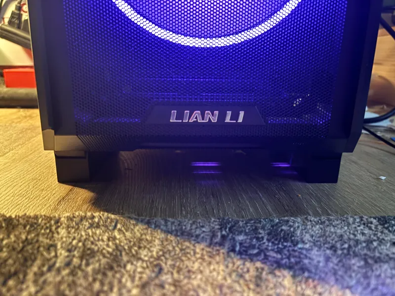 Lian Li LANCOOL 216 Risers