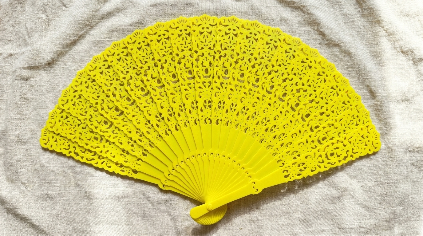 Miniatura 2 do modelo 3D 雕花扇子，手动散热，可折叠不占地方，打印无需支撑