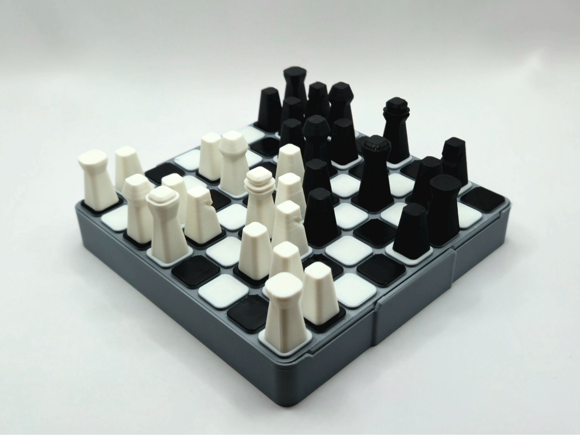 Schach+Dame-Spiel