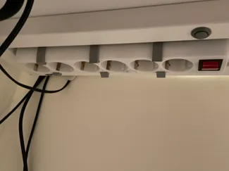 Halter für Mehrfachstecker 