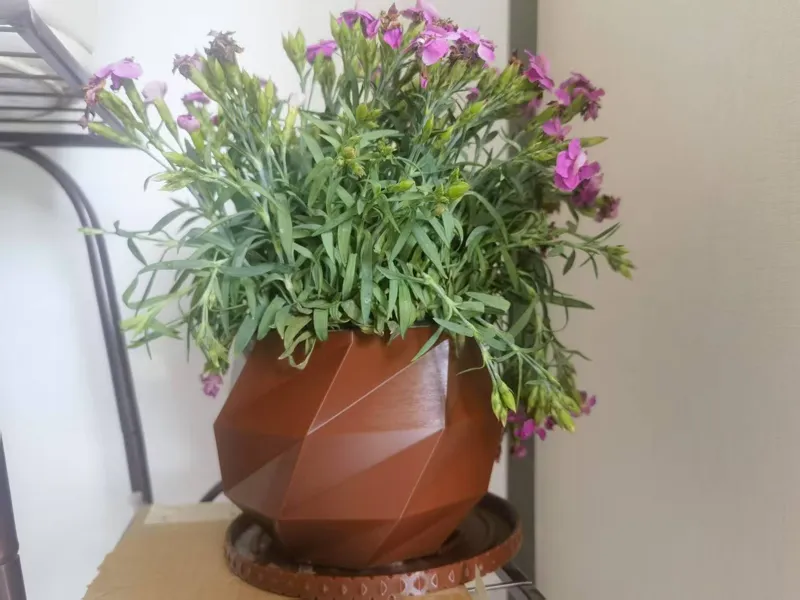 多楞面花盆Multi sided flower pot
