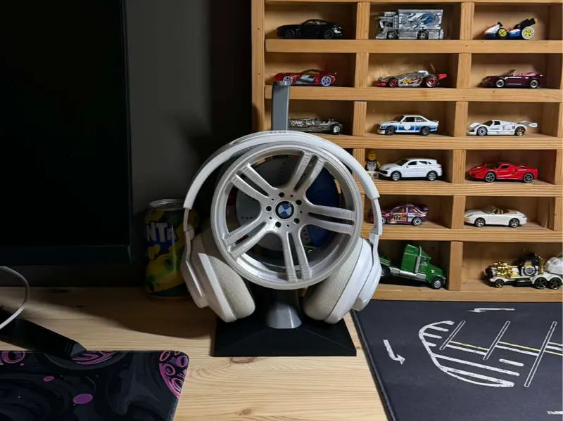 Headphone holder