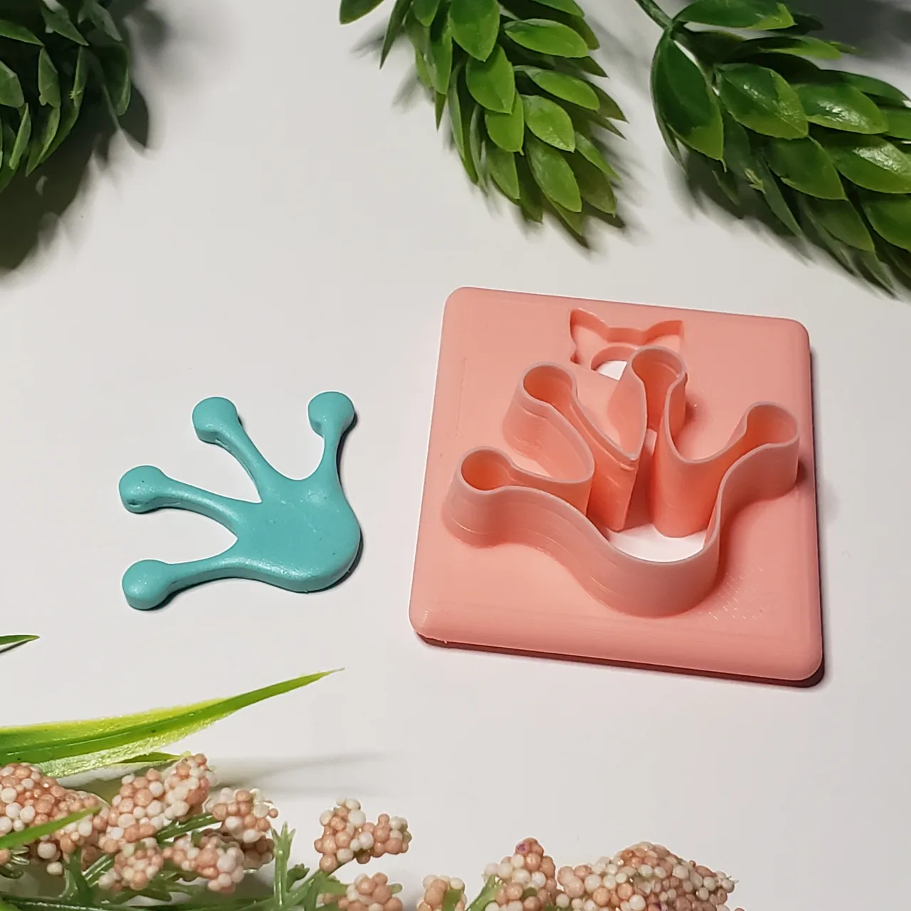 Frog Foot Print Thing Polymer Clay Earring Cutter view 4