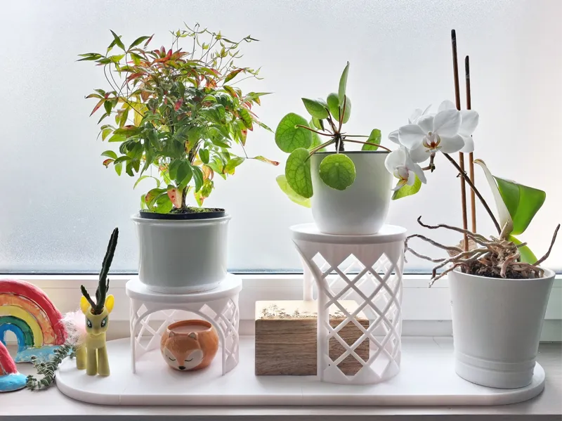 Modular tiered plant stand