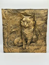 Bas-relief — chat assis — photo 1